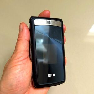 LG KF300 Mobile Phone Untested Vintage Retro Black
